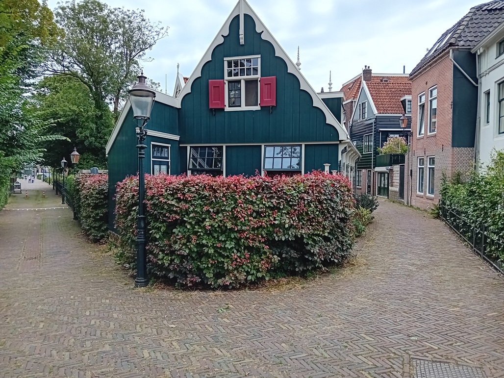 De straten rondom het Czaar Peterhuisje (aan het eind van de linkerstraat)